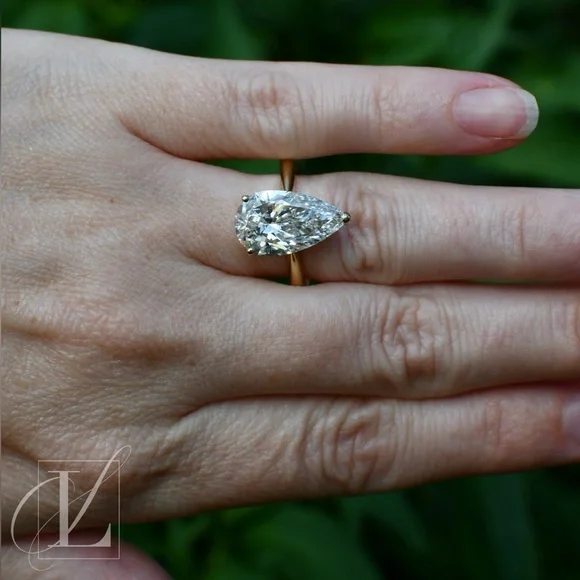 Like New, 4.44 CT Lab Grown Pear Diamond in 14K Yellow Gold with IGI Report - Picture 5 of 8